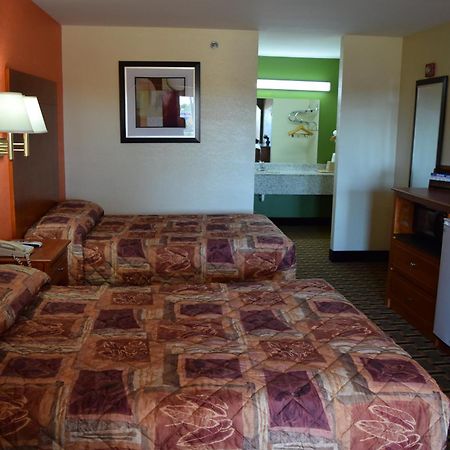 Royal Inn & Suites Дугласвилл Номер фото