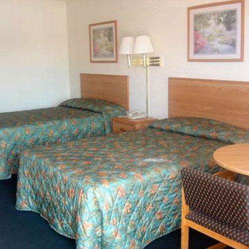 Royal Inn & Suites Дугласвилл Номер фото